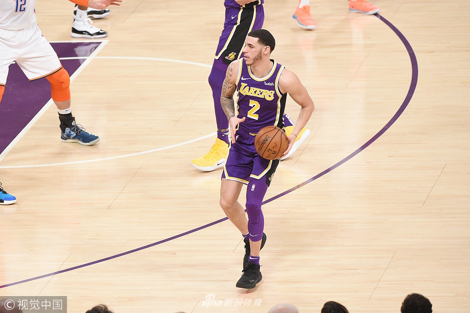 隐约呈现的 隐约呈现的