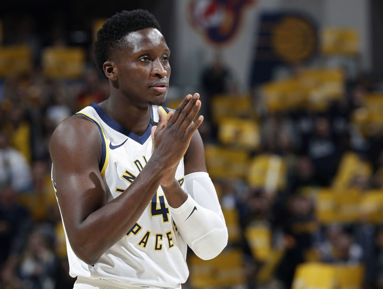 球员迎来了 球员迎来了