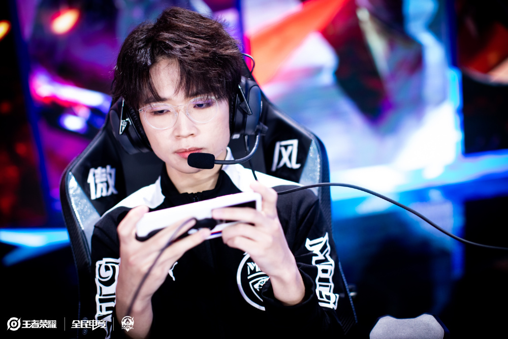 屡获冠军 屡获冠军