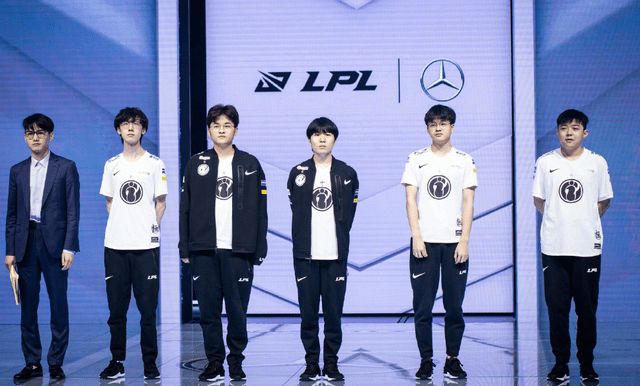 三分线外更 三分线外更