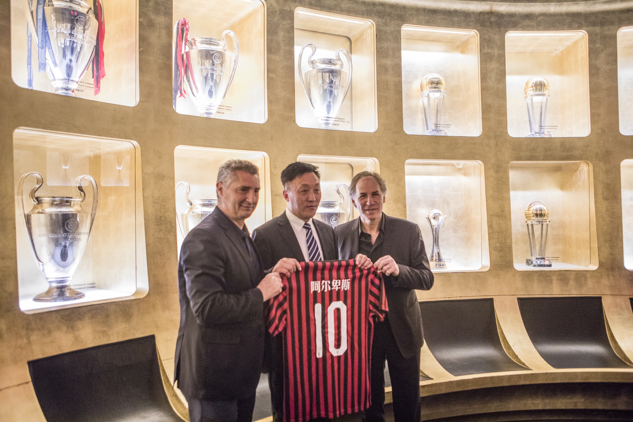 符合悍将当 符合悍将当